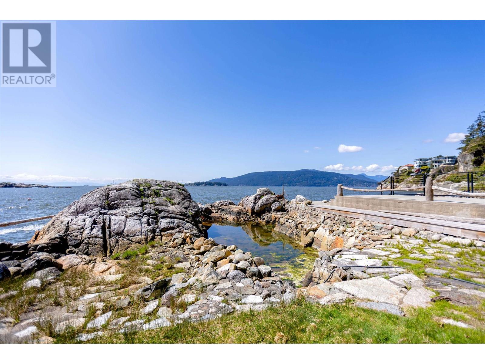 5252 MARINE DRIVE, West Vancouver
