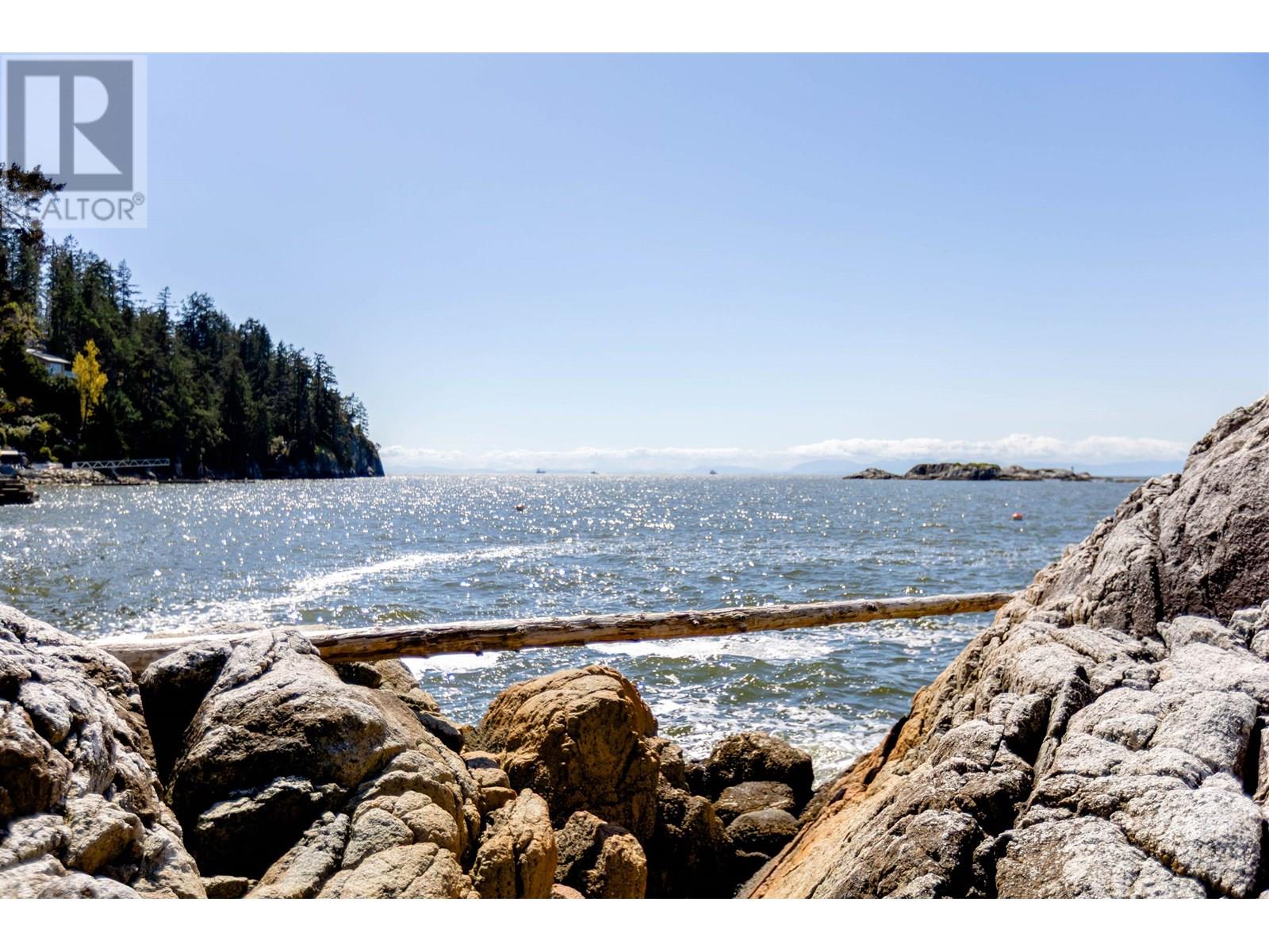 5252 MARINE DRIVE, West Vancouver