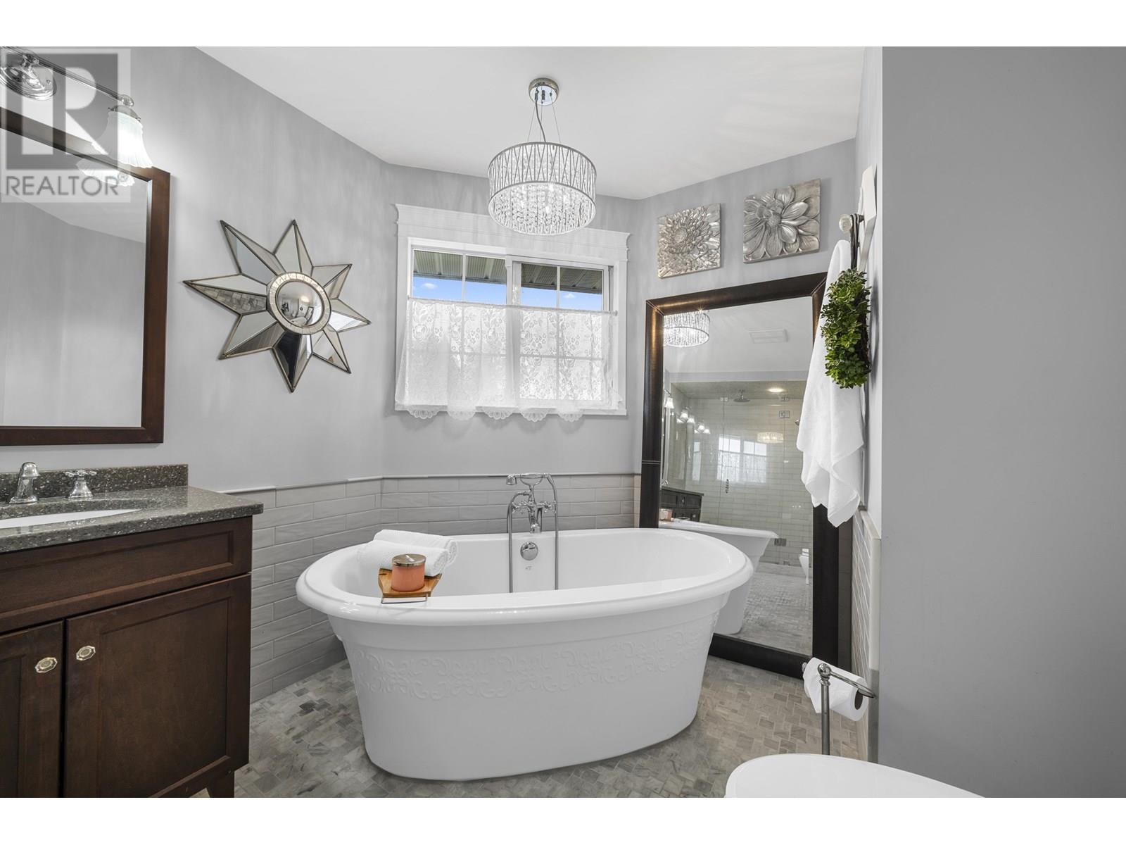 Photo 16 of 20302 123 B Avenue, Maple Ridge BC
