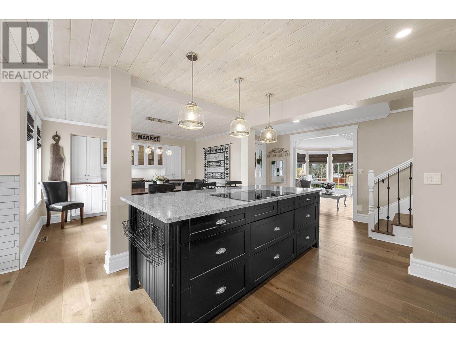 Photo 7 of 20302 123 B Avenue, Maple Ridge BC