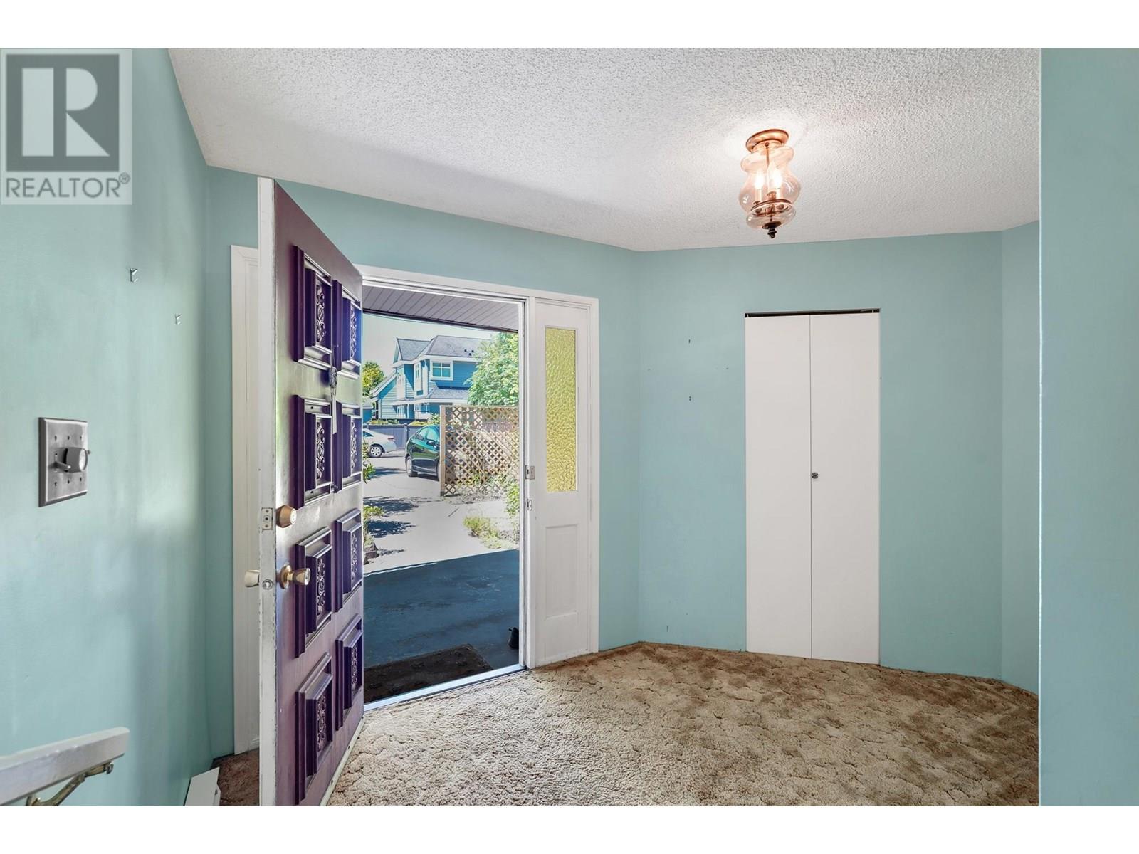 Photo 11 of 10540 Seamount Road, Richmond BC