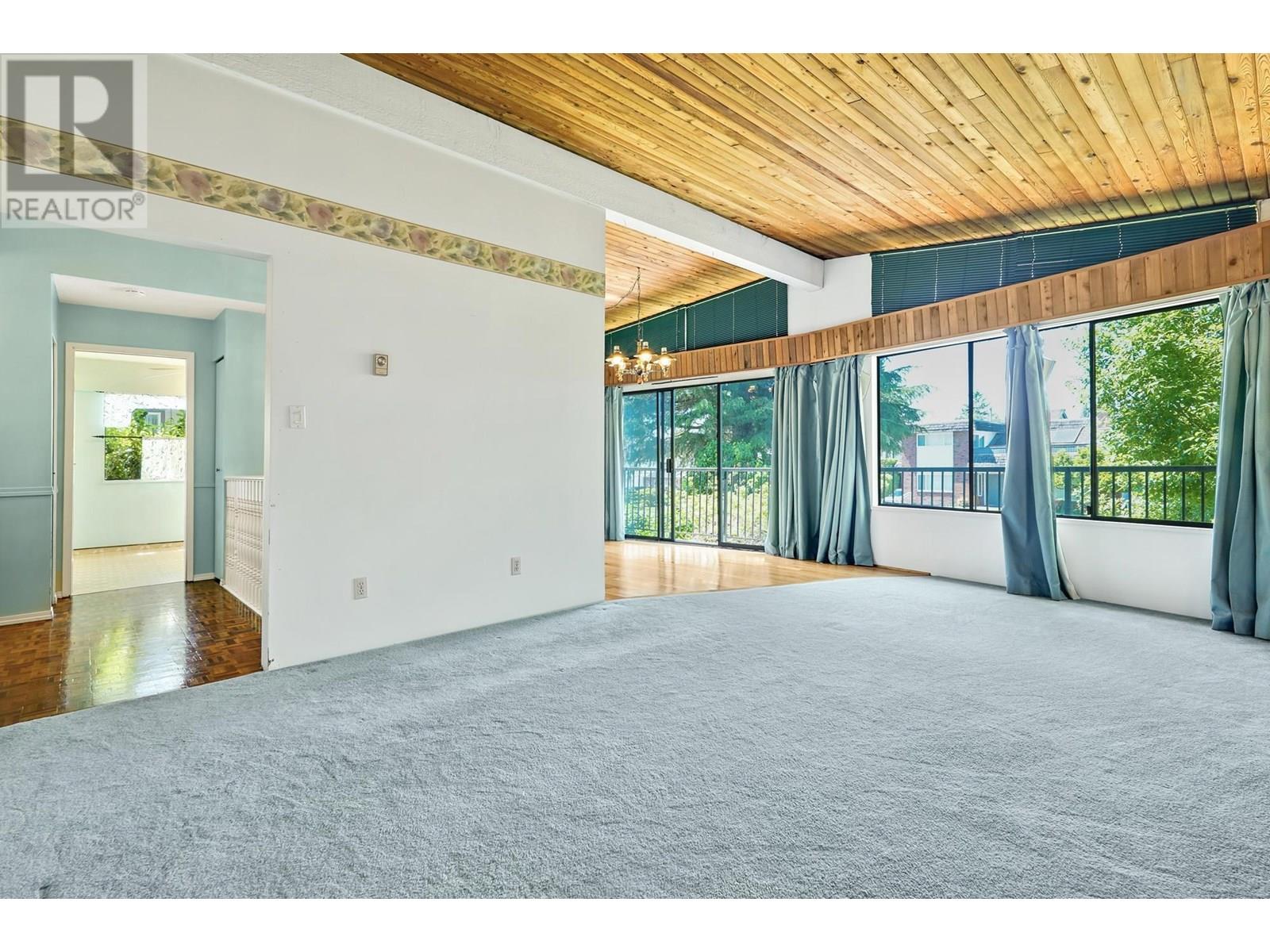 Photo 5 of 10540 Seamount Road, Richmond BC