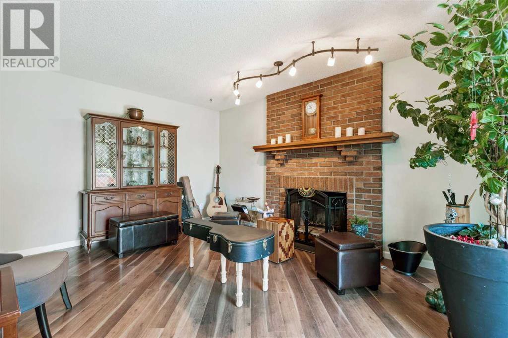 Single Family House for Sale in  Hawkfield Crescent NW Hawkwood Calgary 