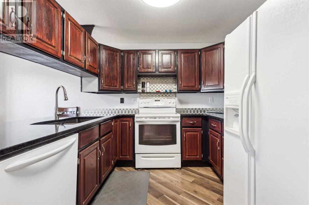 Single Family House for Sale in  Hawkfield Crescent NW Hawkwood Calgary 