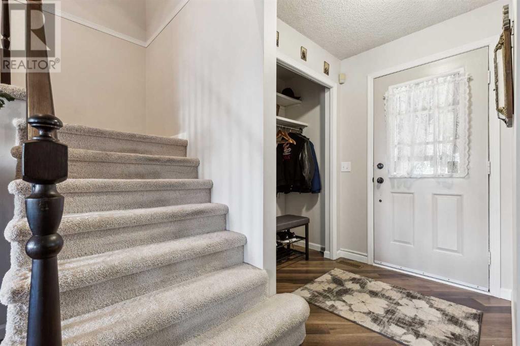 Single Family House for Sale in  Hawkfield Crescent NW Hawkwood Calgary 