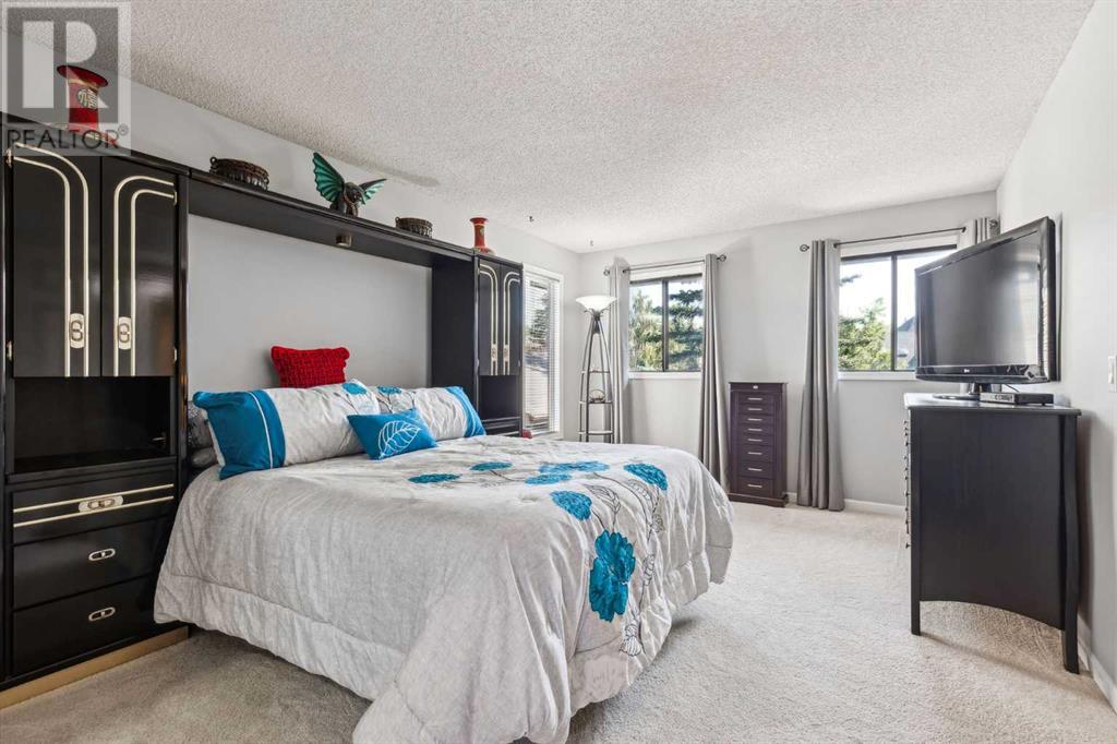 Single Family House for Sale in  Hawkfield Crescent NW Hawkwood Calgary 