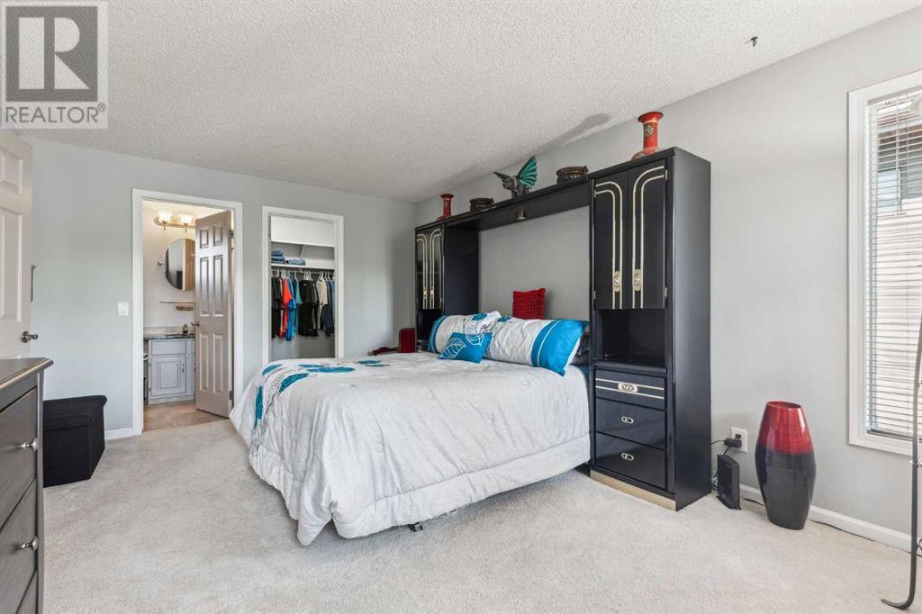 Single Family House for Sale in  Hawkfield Crescent NW Hawkwood Calgary 