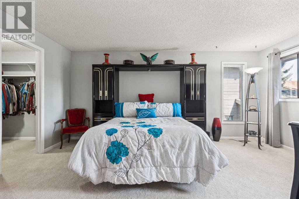 Single Family House for Sale in  Hawkfield Crescent NW Hawkwood Calgary 