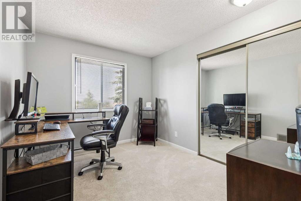 Single Family House for Sale in  Hawkfield Crescent NW Hawkwood Calgary 