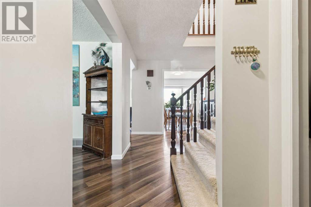 Single Family House for Sale in  Hawkfield Crescent NW Hawkwood Calgary 