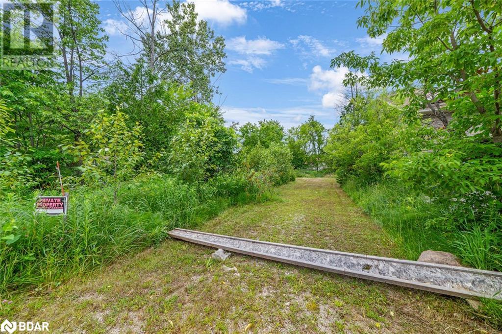 Photo 2 of 732 Chestnut Street, Innisfil ON