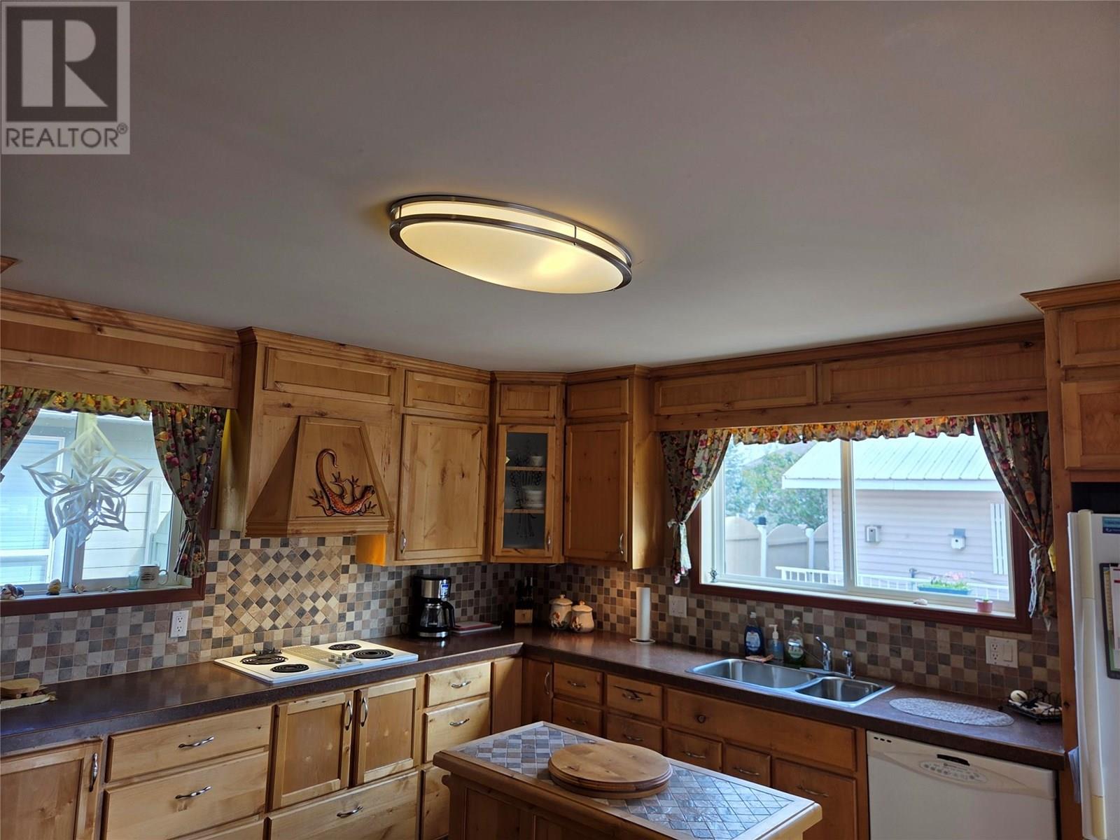 Photo 6 of 309 2nd Avenue, Keremeos BC