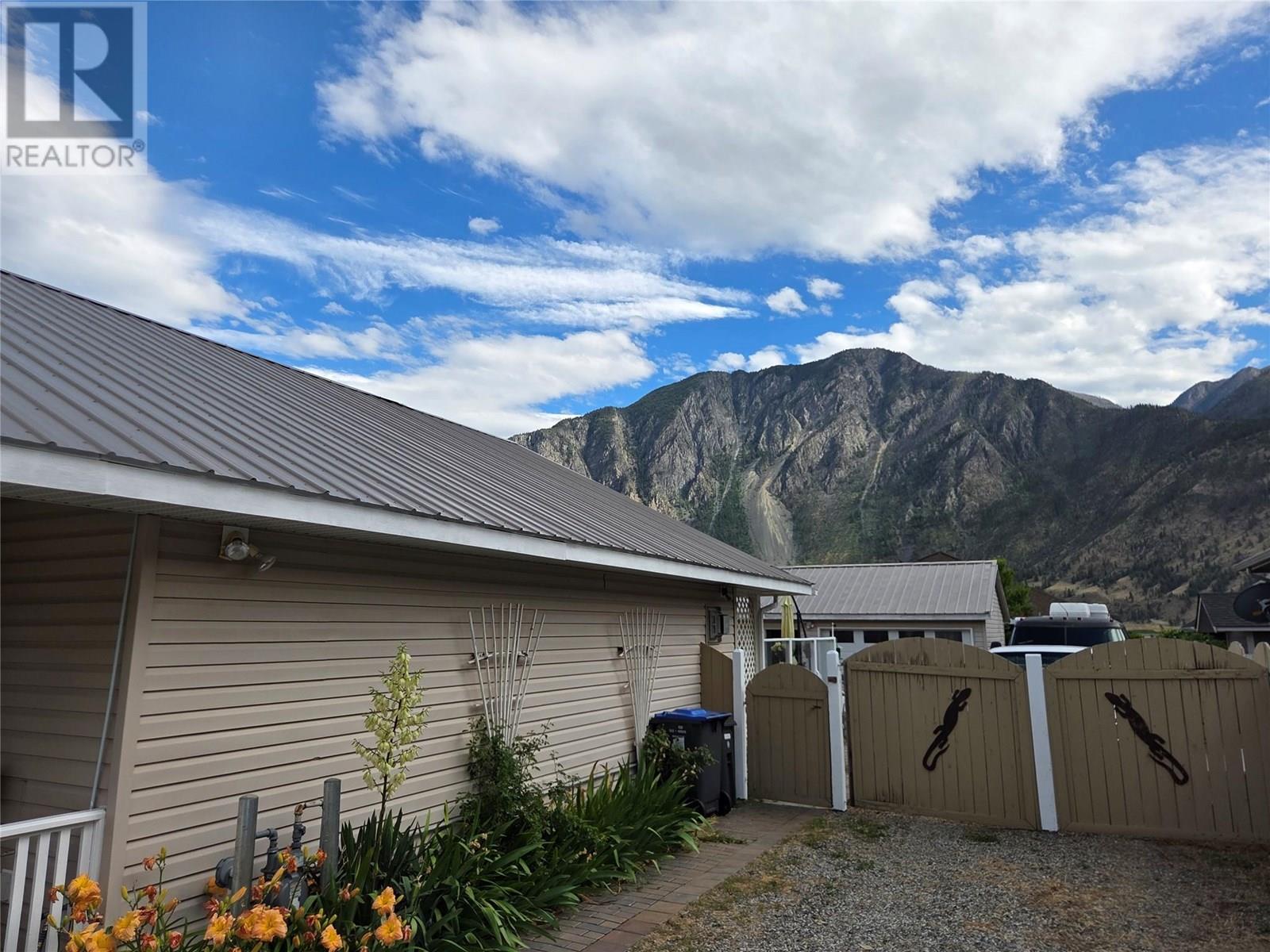 Photo 18 of 309 2nd Avenue, Keremeos BC
