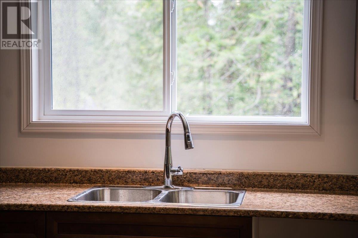 116 Liness Road, Salmo