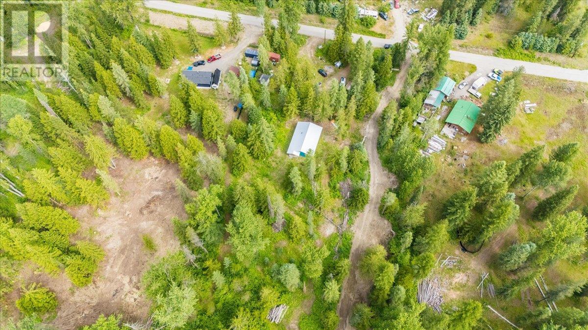 116 Liness Road, Salmo