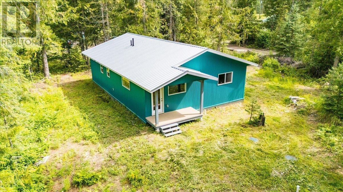 116 Liness Road, Salmo