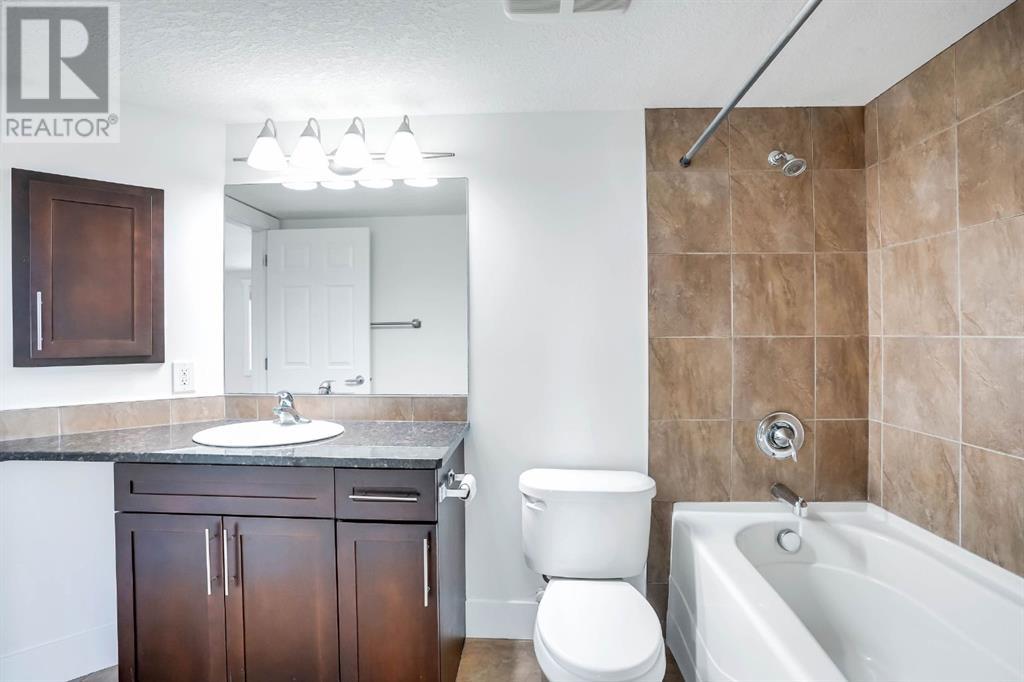Single Family House for Sale in   Rocky Vista Gardens NW Rocky Ridge Calgary 