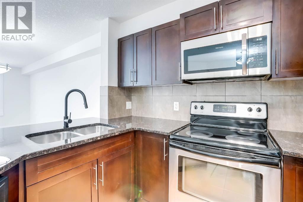 Single Family House for Sale in   Rocky Vista Gardens NW Rocky Ridge Calgary 