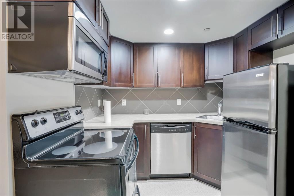 Single Family House for Sale in   Rocky Vista Gardens NW Rocky Ridge Calgary 