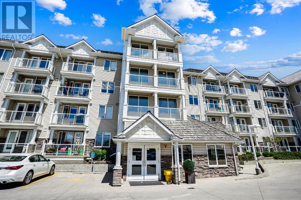 Single Family House for Sale in   Rocky Vista Gardens NW Rocky Ridge Calgary 