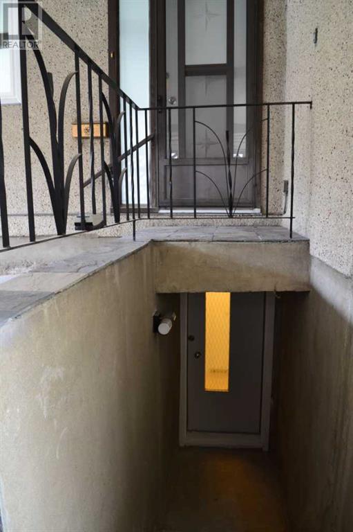 Single Family House 4 Level for Sale in  Tregullas Street NW Thorncliffe Calgary 