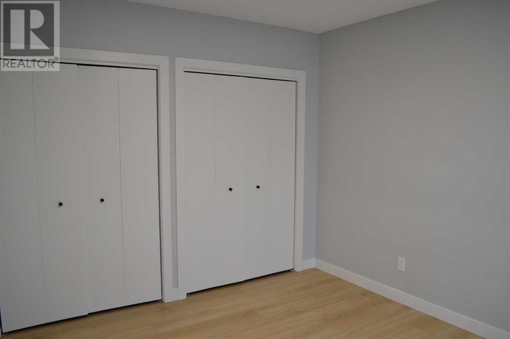 Single Family House 4 Level for Sale in  Tregullas Street NW Thorncliffe Calgary 