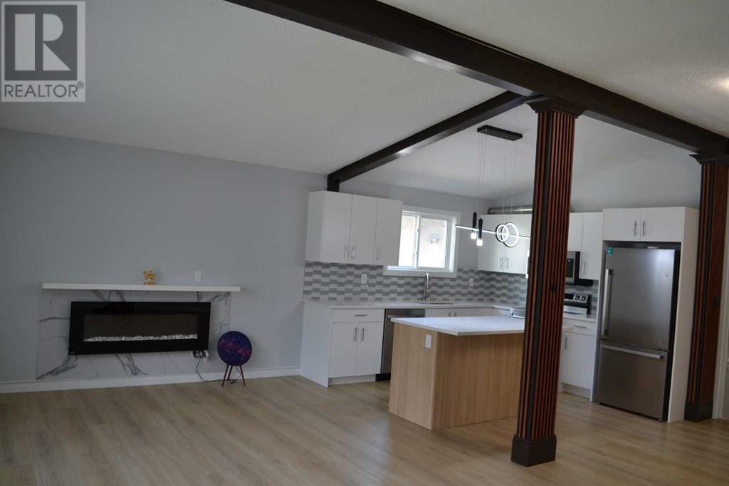 Single Family House 4 Level for Sale in  Tregullas Street NW Thorncliffe Calgary 