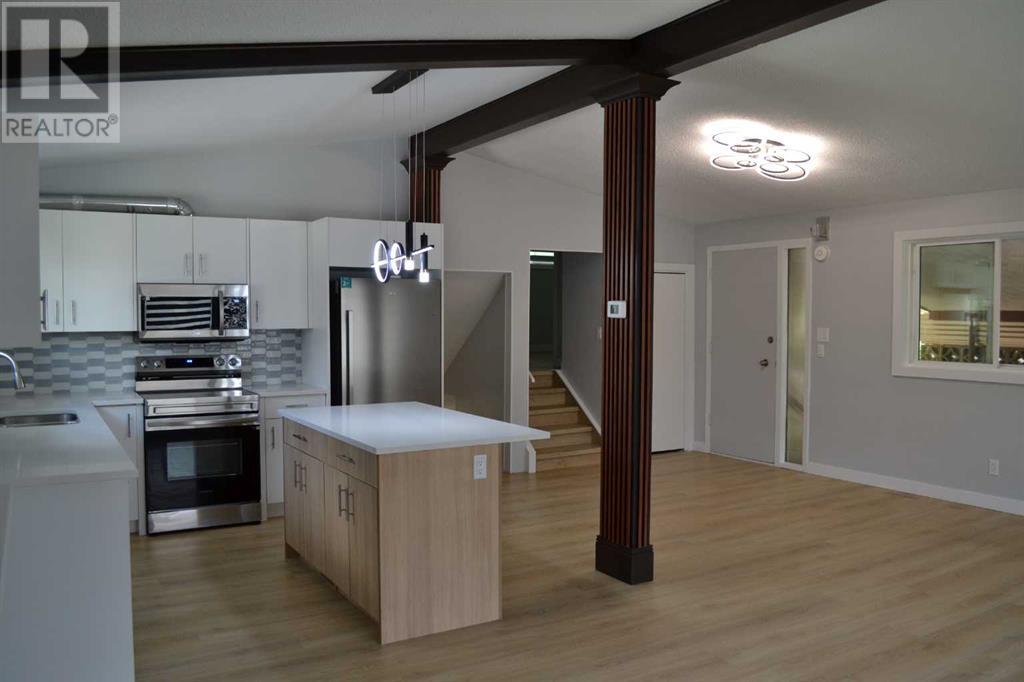 Single Family House 4 Level for Sale in  Tregullas Street NW Thorncliffe Calgary 