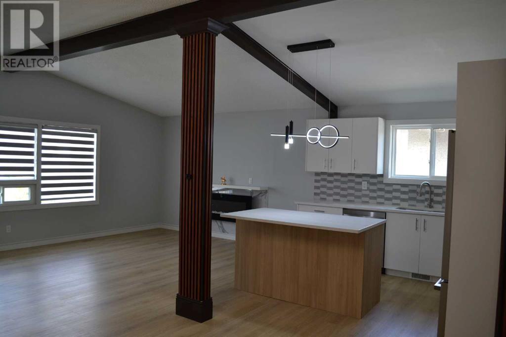 Single Family House 4 Level for Sale in  Tregullas Street NW Thorncliffe Calgary 