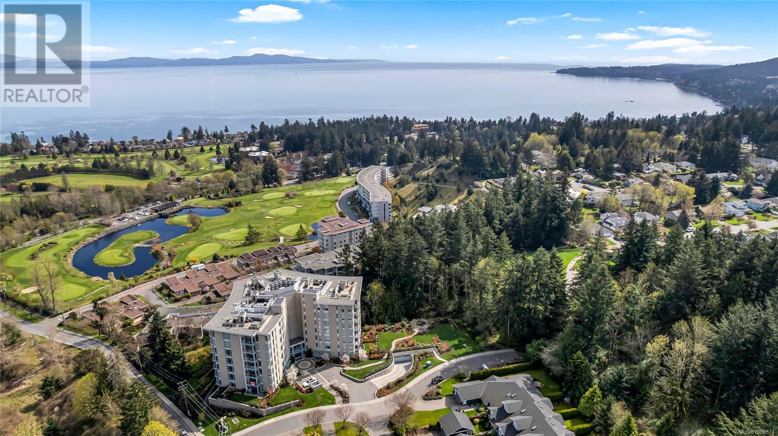 Photo 22 of 503 5388 Hill Rise Terr, Saanich BC