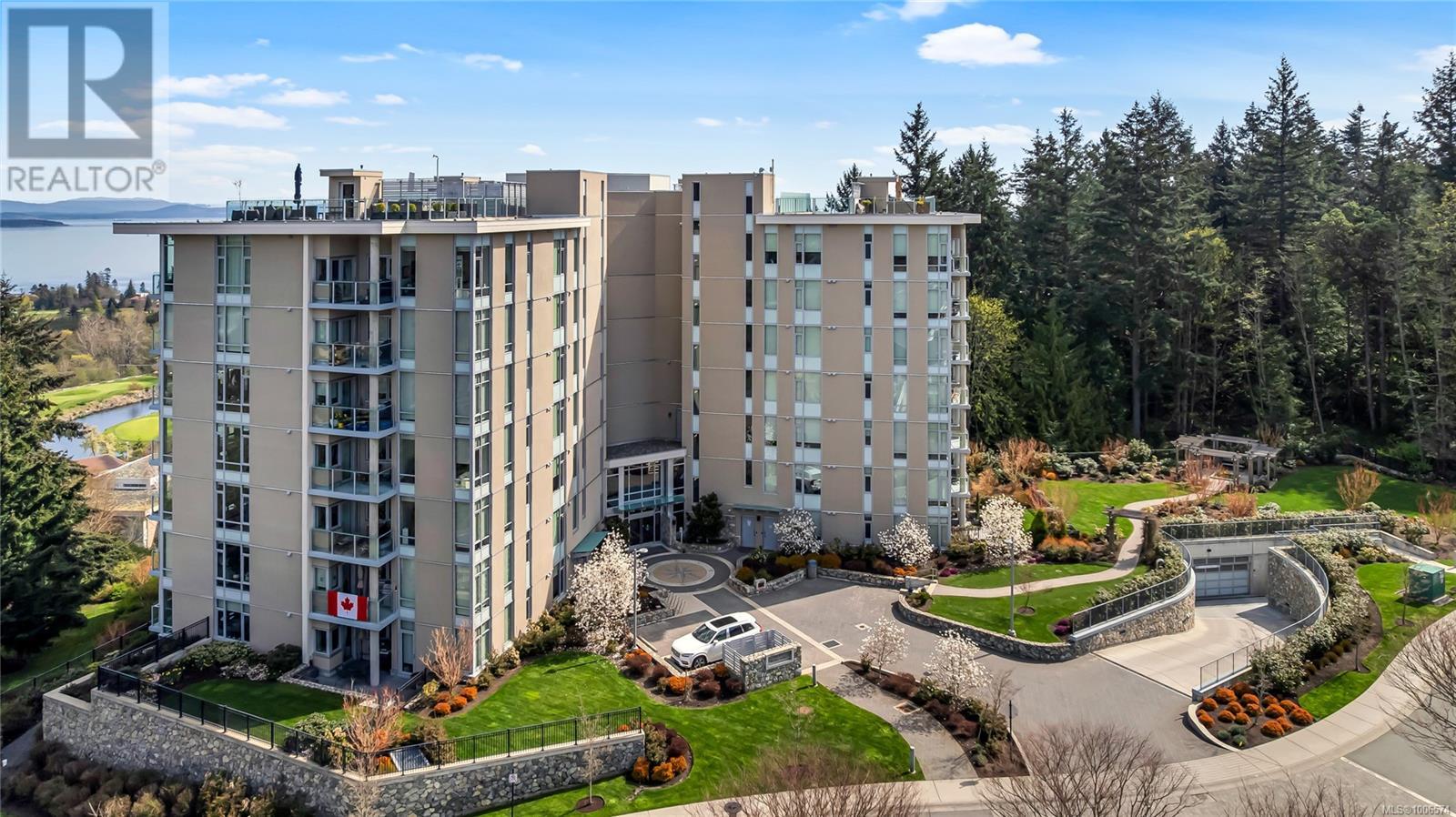 Photo 24 of 503 5388 Hill Rise Terr, Saanich BC