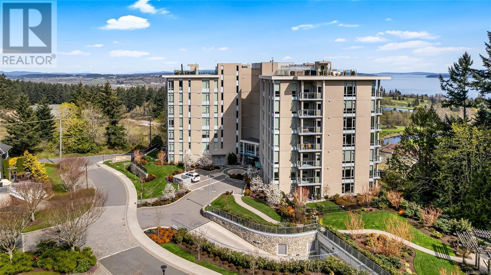 Photo 25 of 503 5388 Hill Rise Terr, Saanich BC