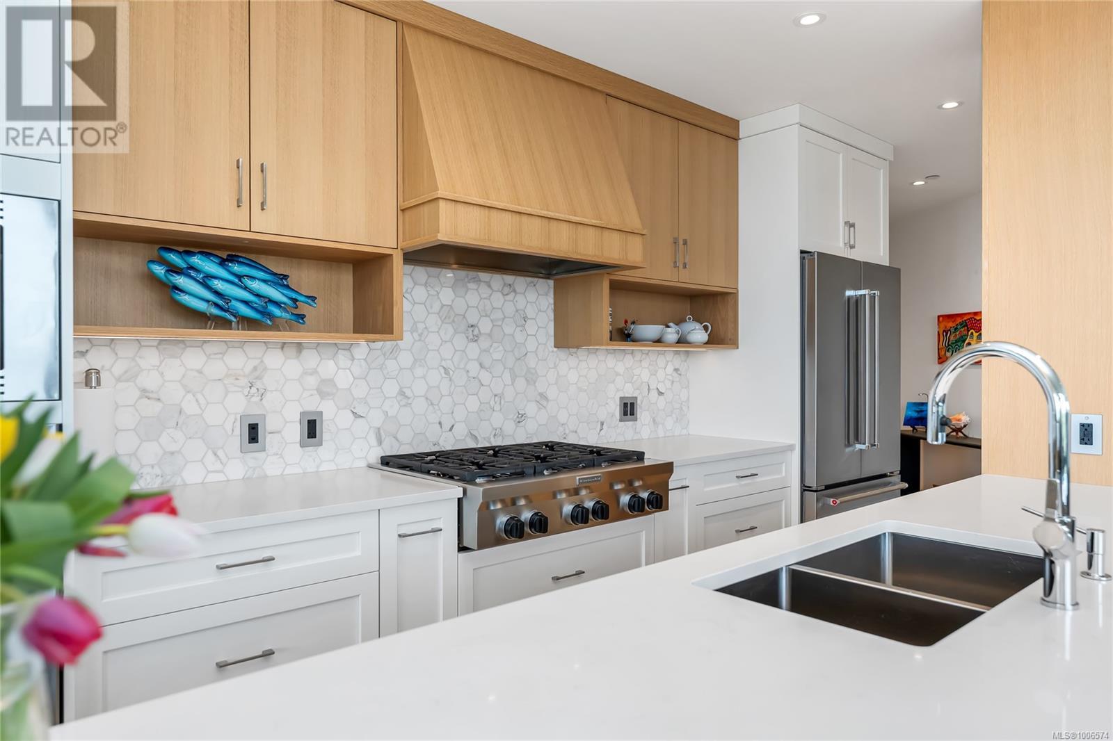 Photo 29 of 503 5388 Hill Rise Terr, Saanich BC