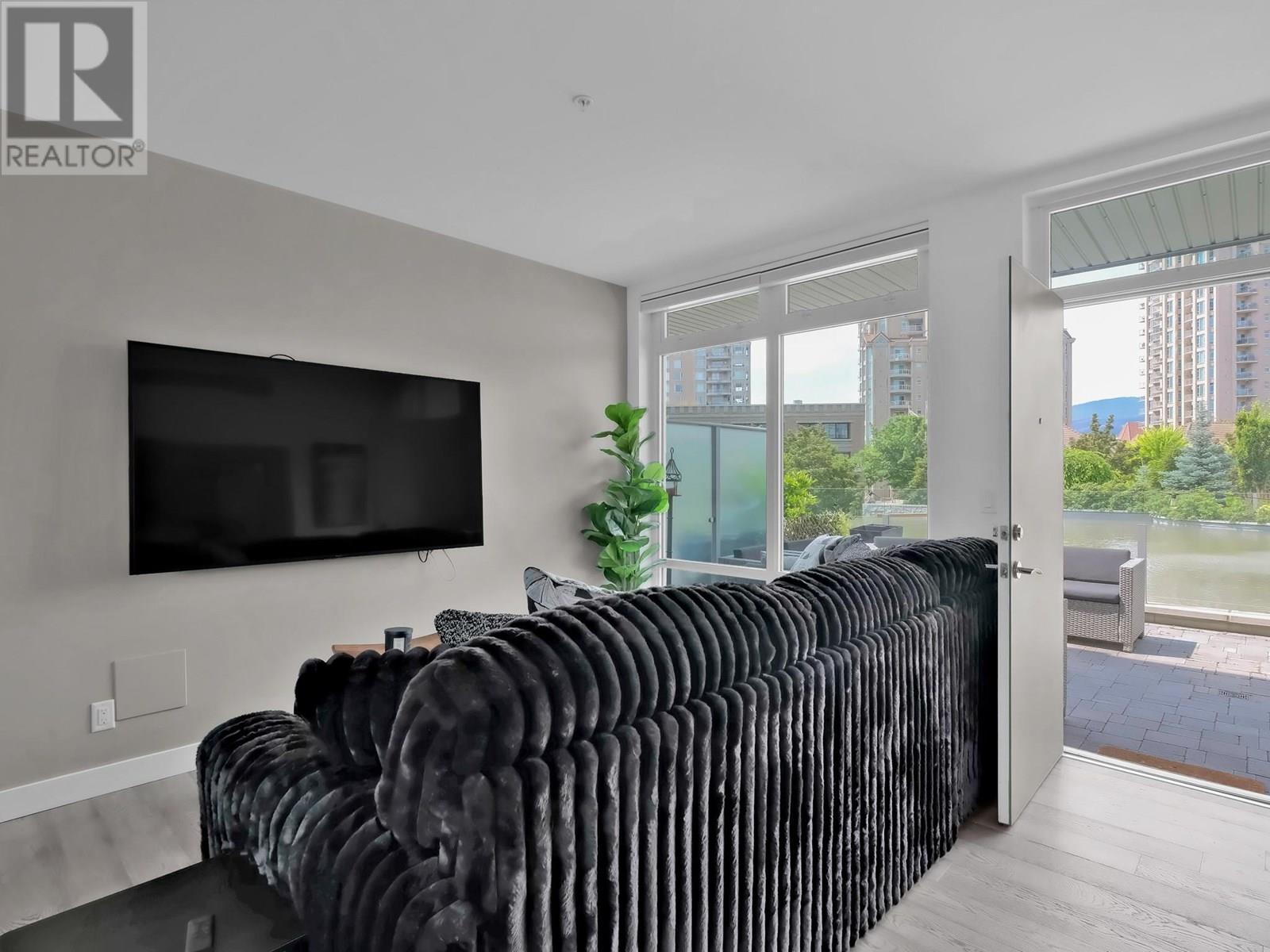 106 1151 Sunset Drive, Kelowna
