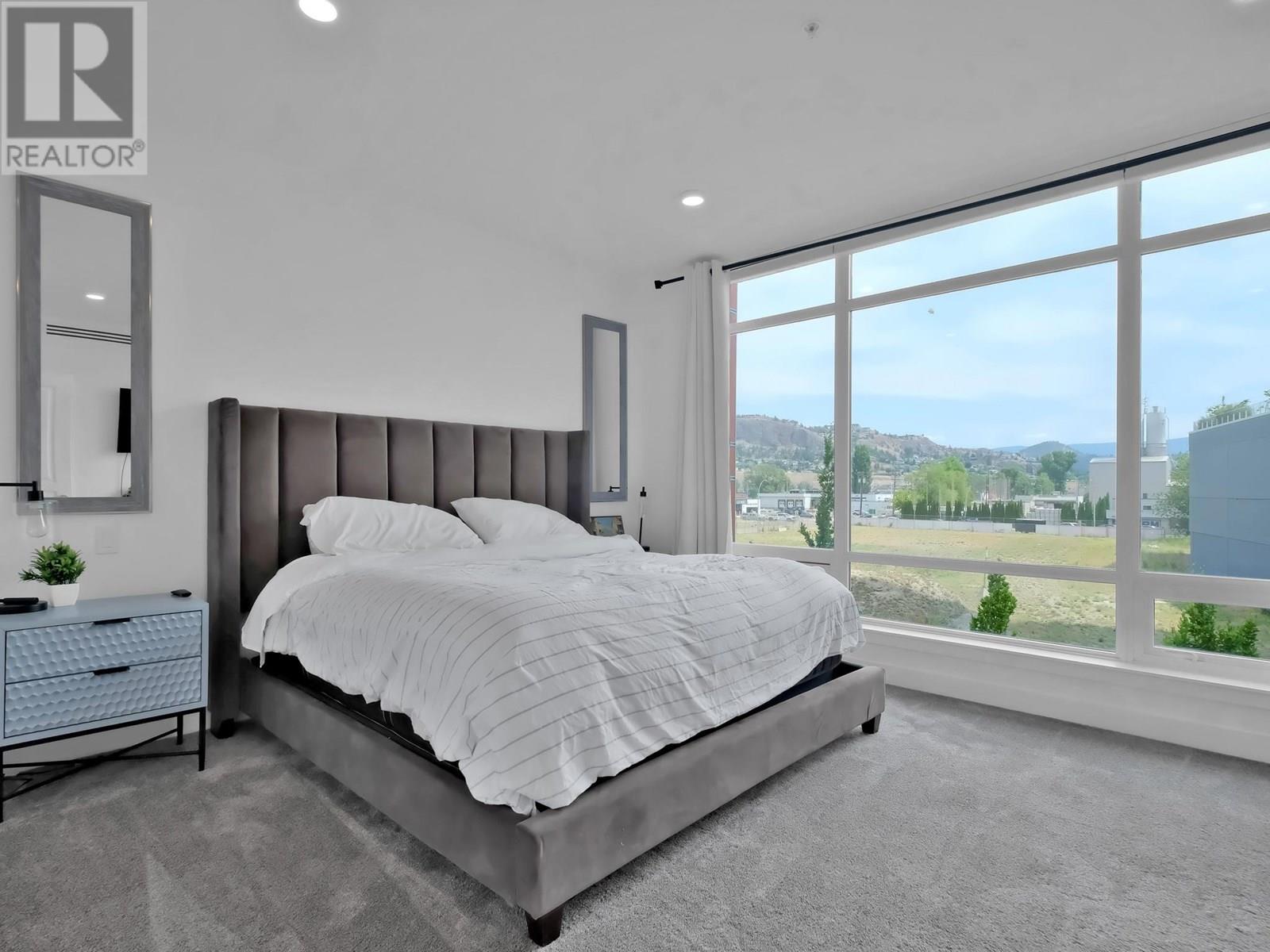 106 1151 Sunset Drive, Kelowna