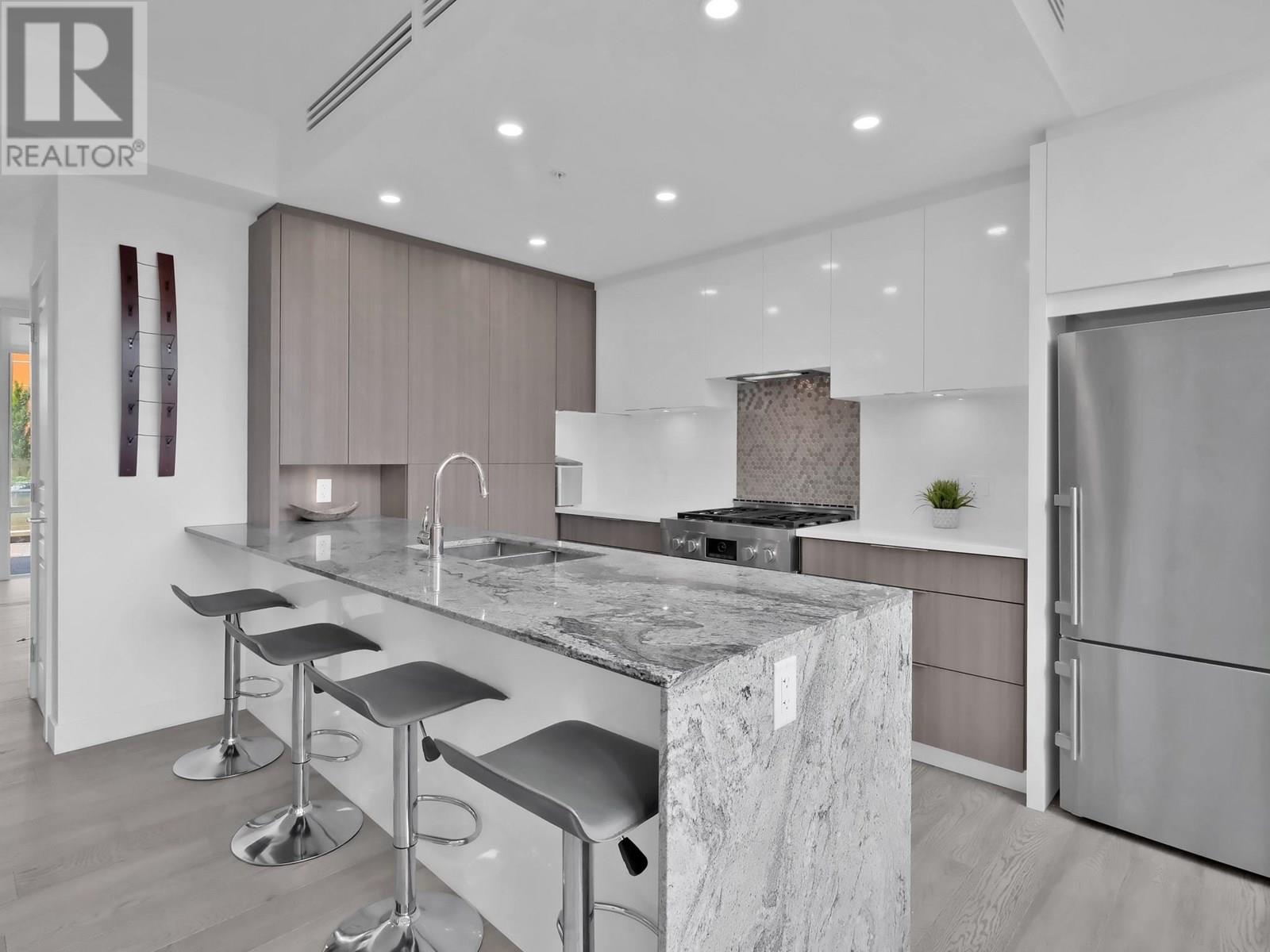 106 1151 Sunset Drive, Kelowna