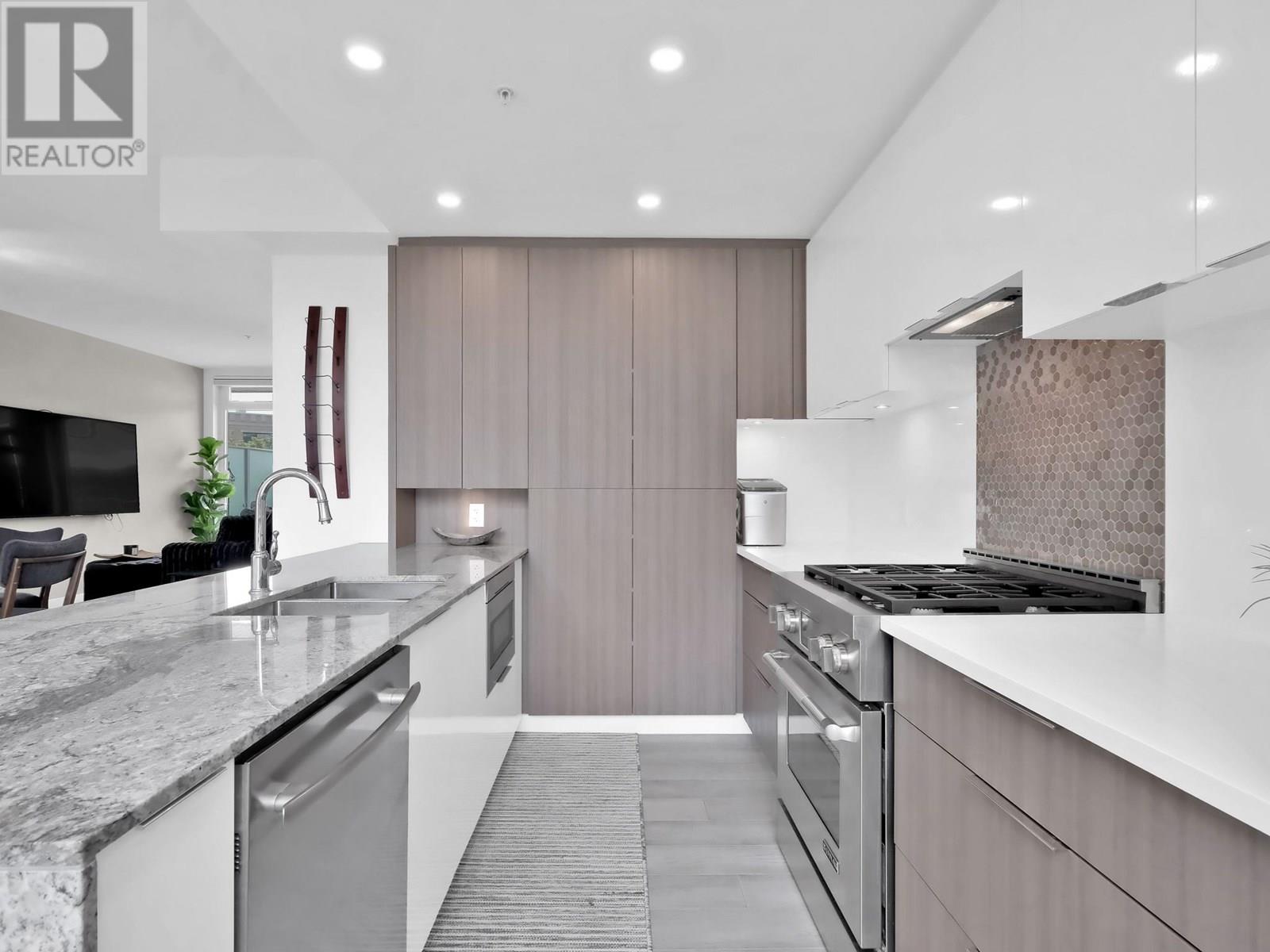 106 1151 Sunset Drive, Kelowna