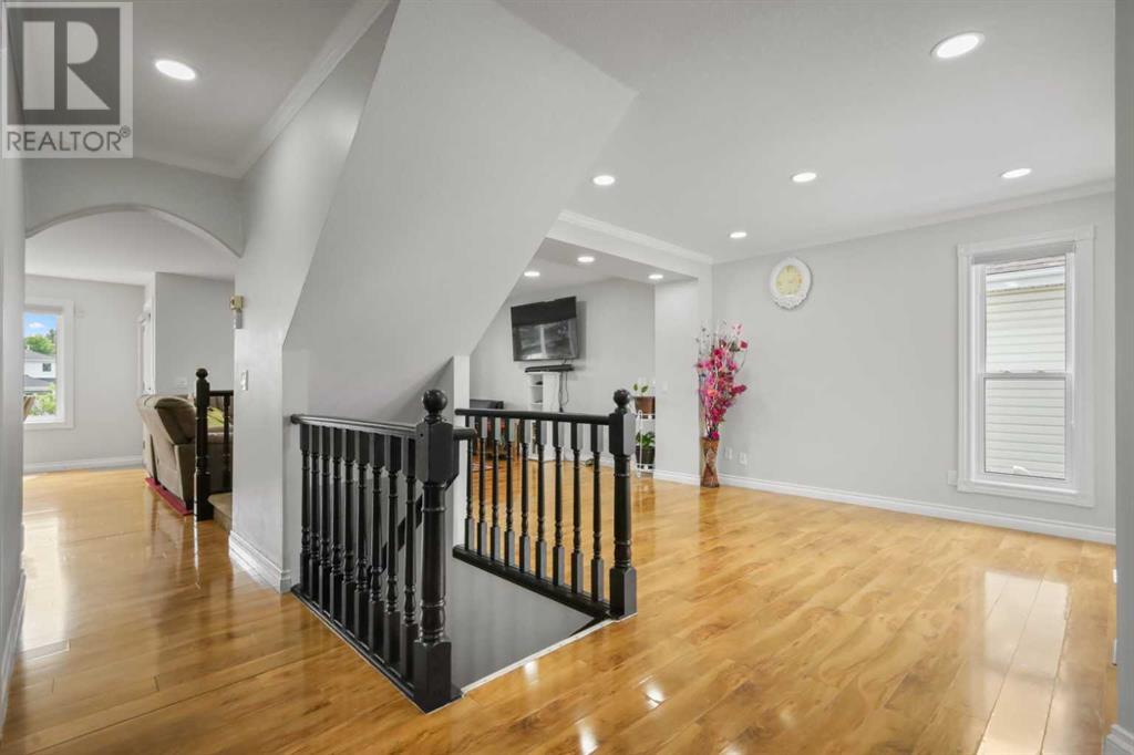 Single Family House for Sale in  Coventry Green NE Coventry Hills Calgary 