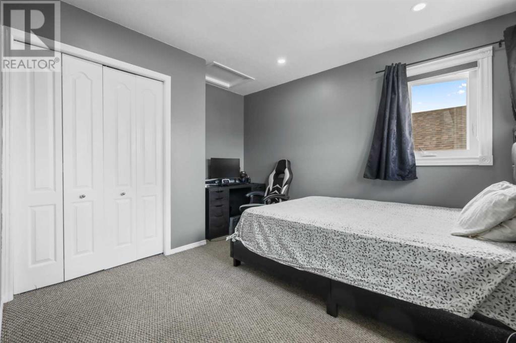 Single Family House for Sale in  Coventry Green NE Coventry Hills Calgary 