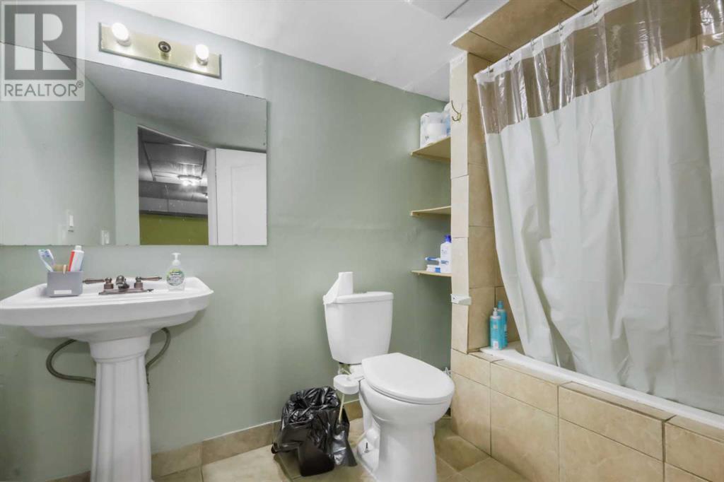 Single Family House for Sale in  Coventry Green NE Coventry Hills Calgary 