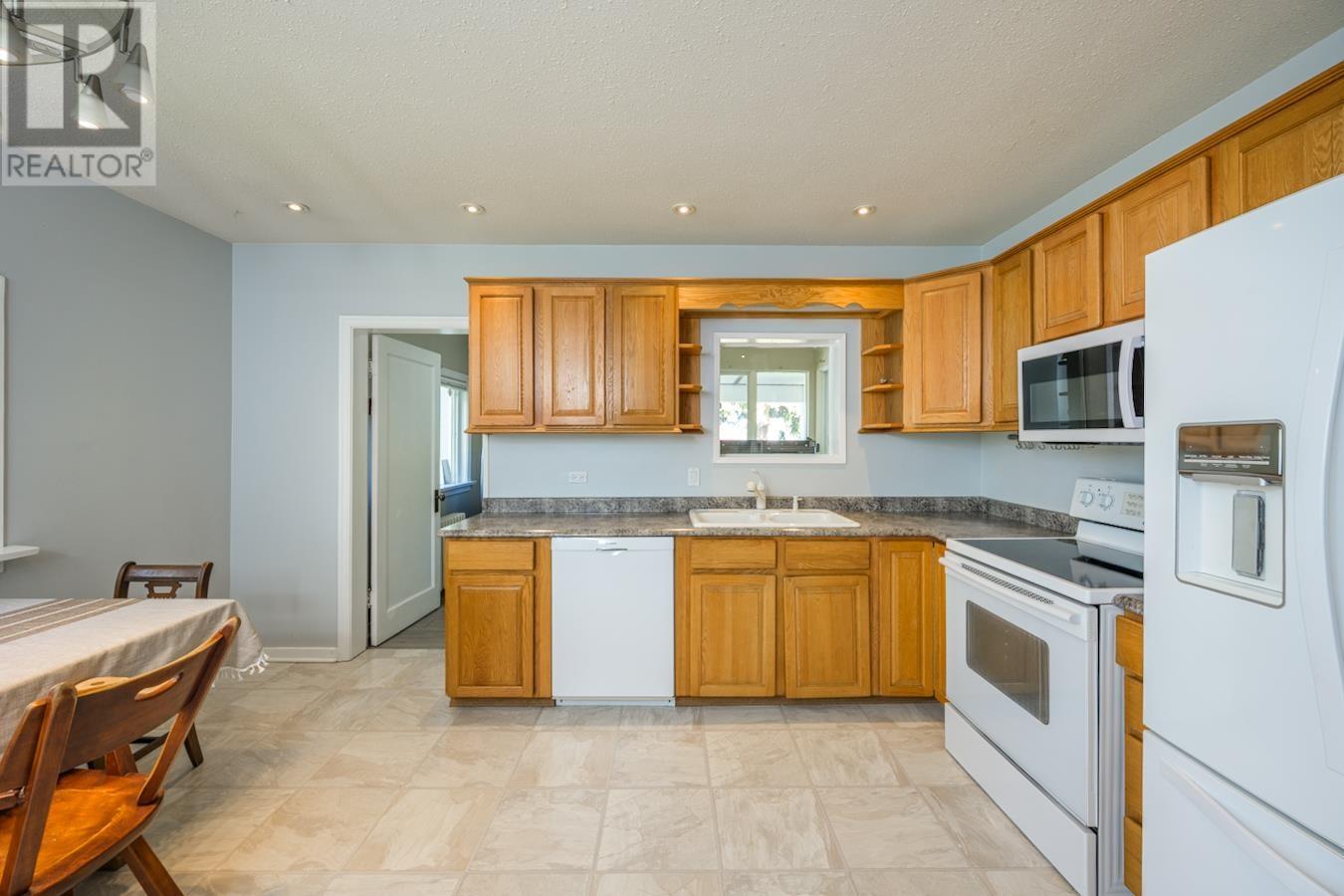 Photo 17 of 2198 Laurier Crescent, Prince George BC