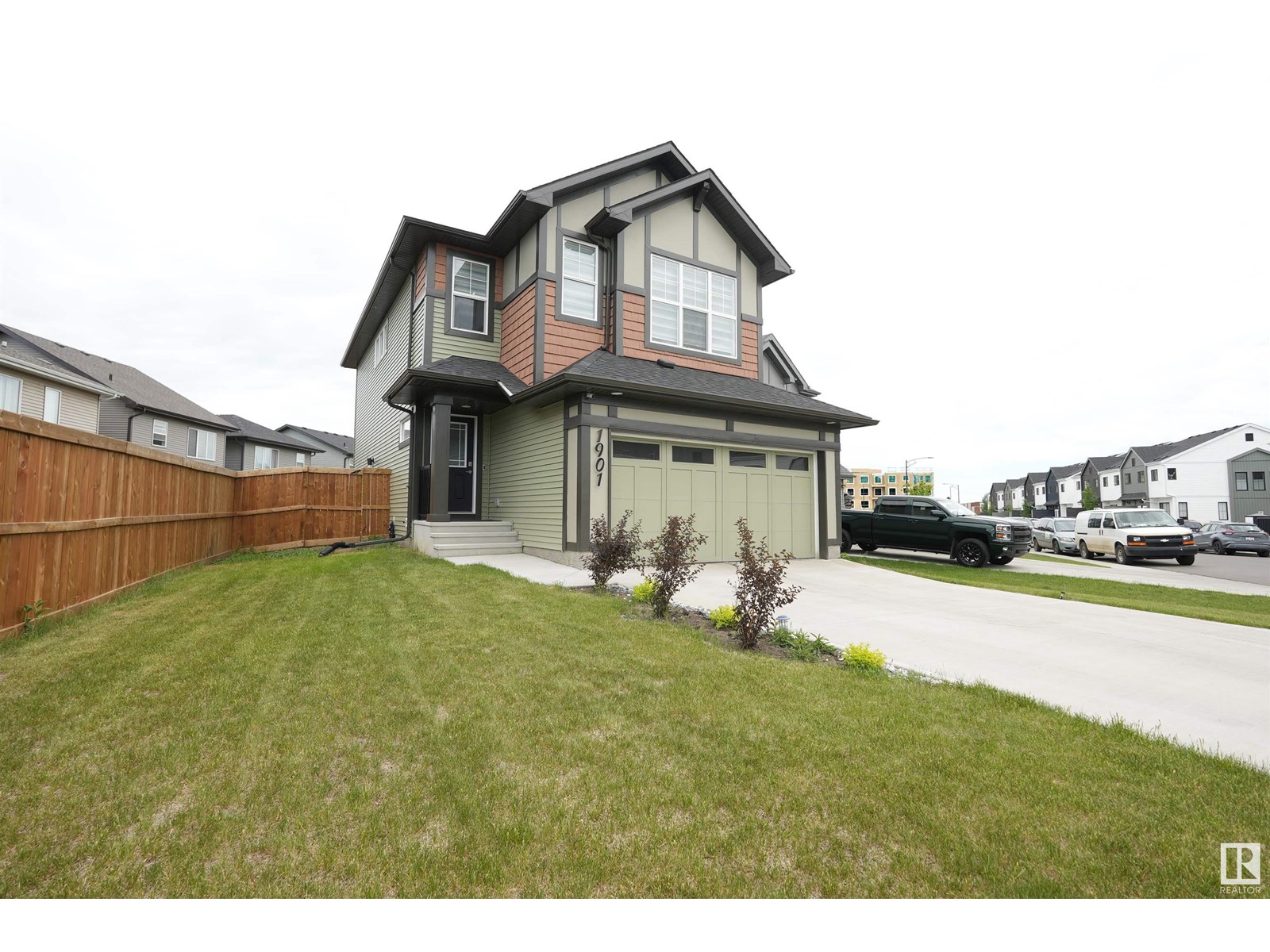 Photo 2 of 1901 Collip Vw Sw Sw, Edmonton AB