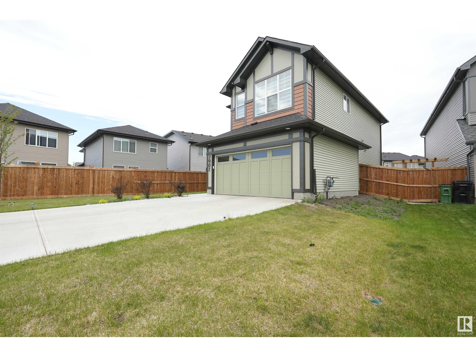 Photo 3 of 1901 Collip Vw Sw Sw, Edmonton AB