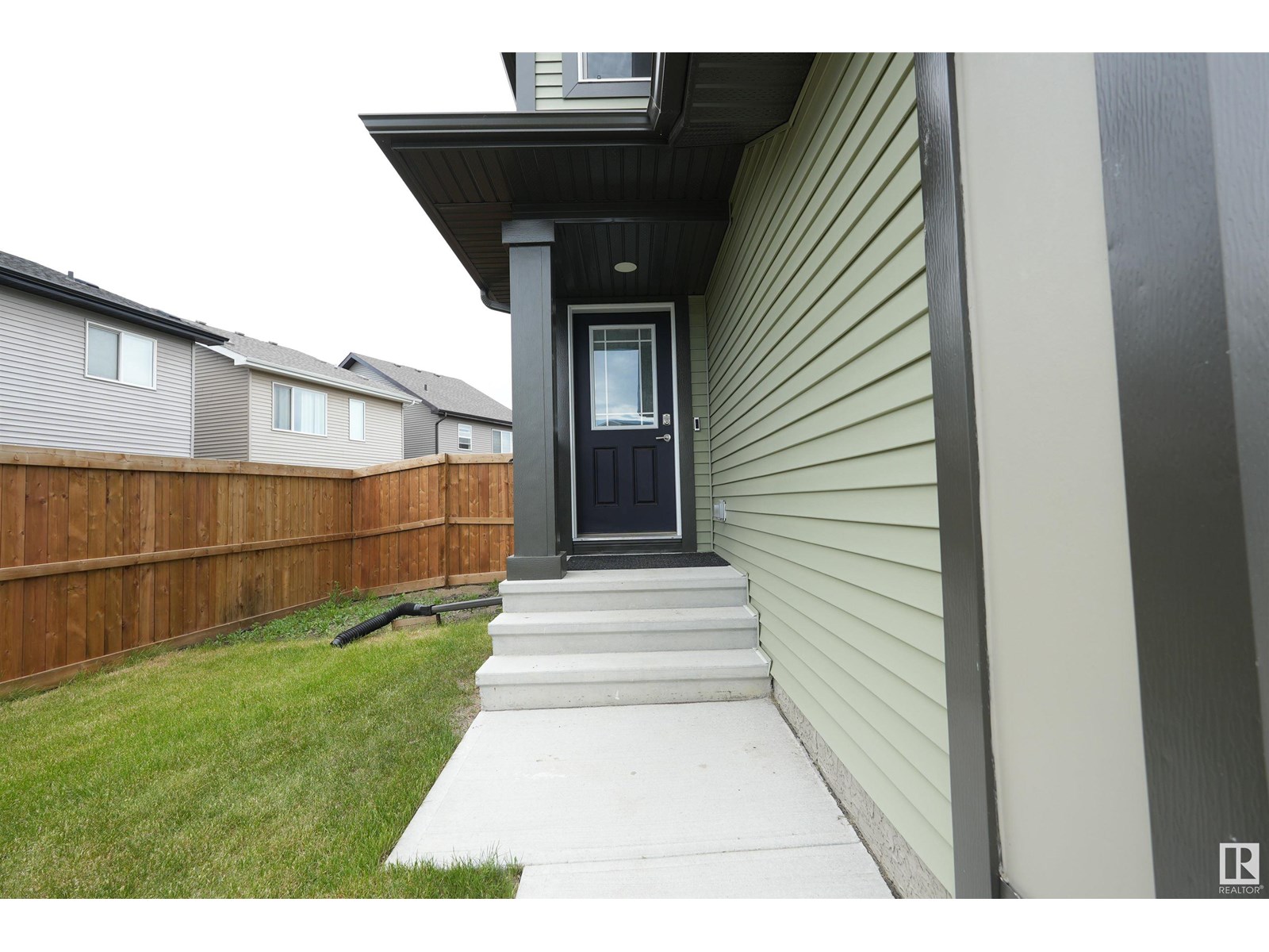 Photo 5 of 1901 Collip Vw Sw Sw, Edmonton AB