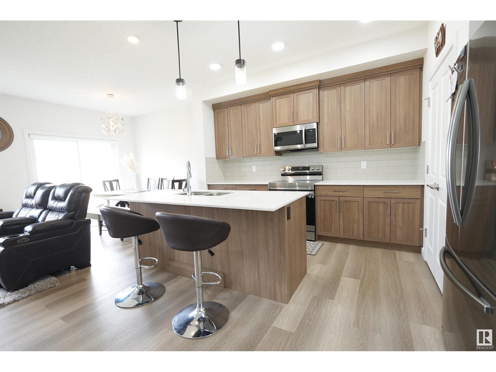 Photo 9 of 1901 Collip Vw Sw Sw, Edmonton AB