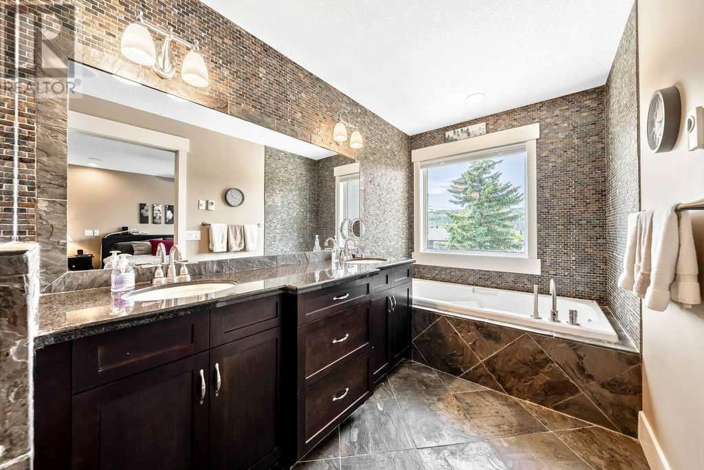 Single Family House for Sale in   Avenue NW Montgomery Calgary 
