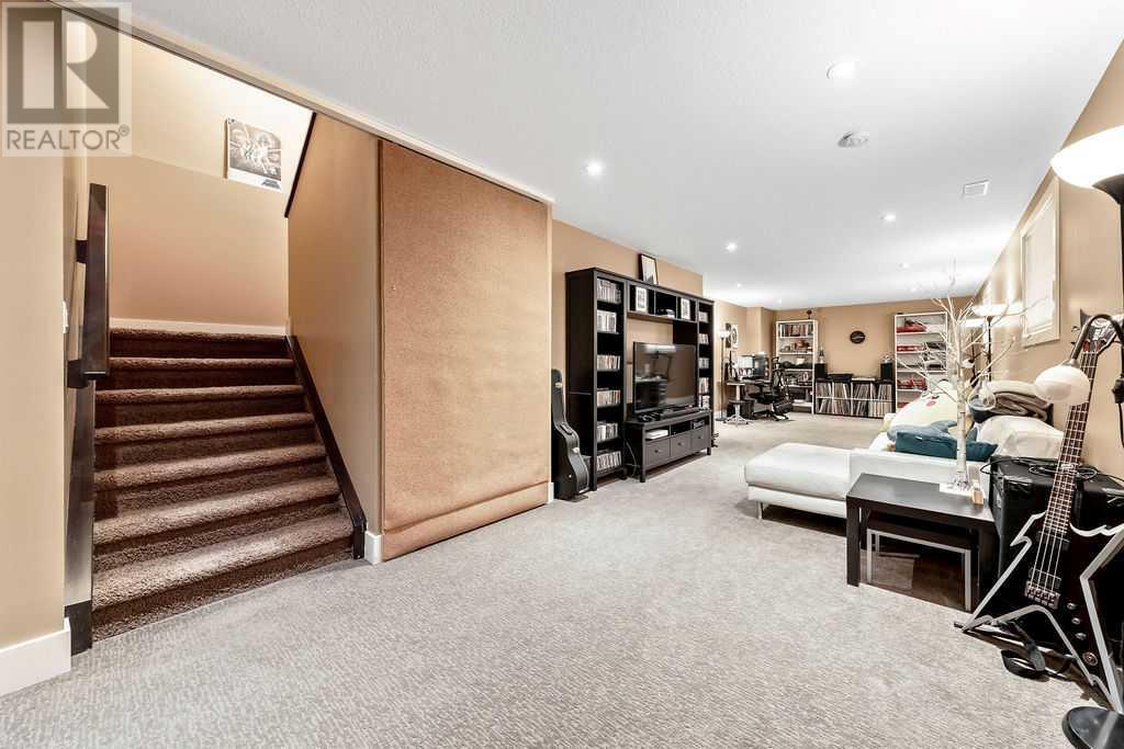Single Family House for Sale in   Avenue NW Montgomery Calgary 