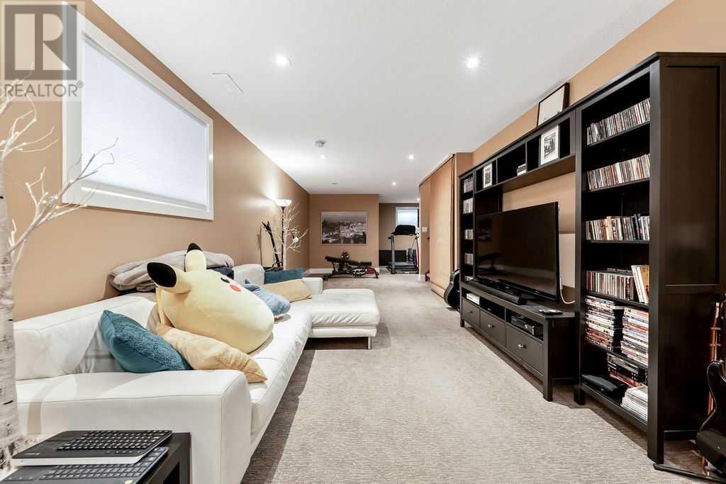 Single Family House for Sale in   Avenue NW Montgomery Calgary 
