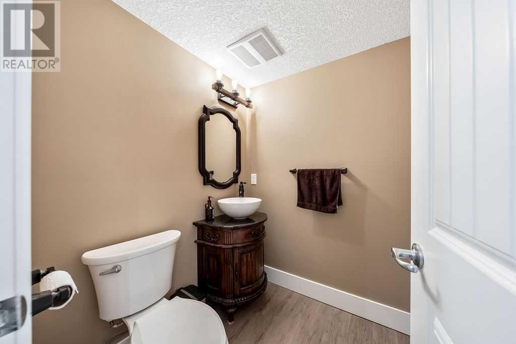 Single Family House for Sale in   Avenue NW Montgomery Calgary 