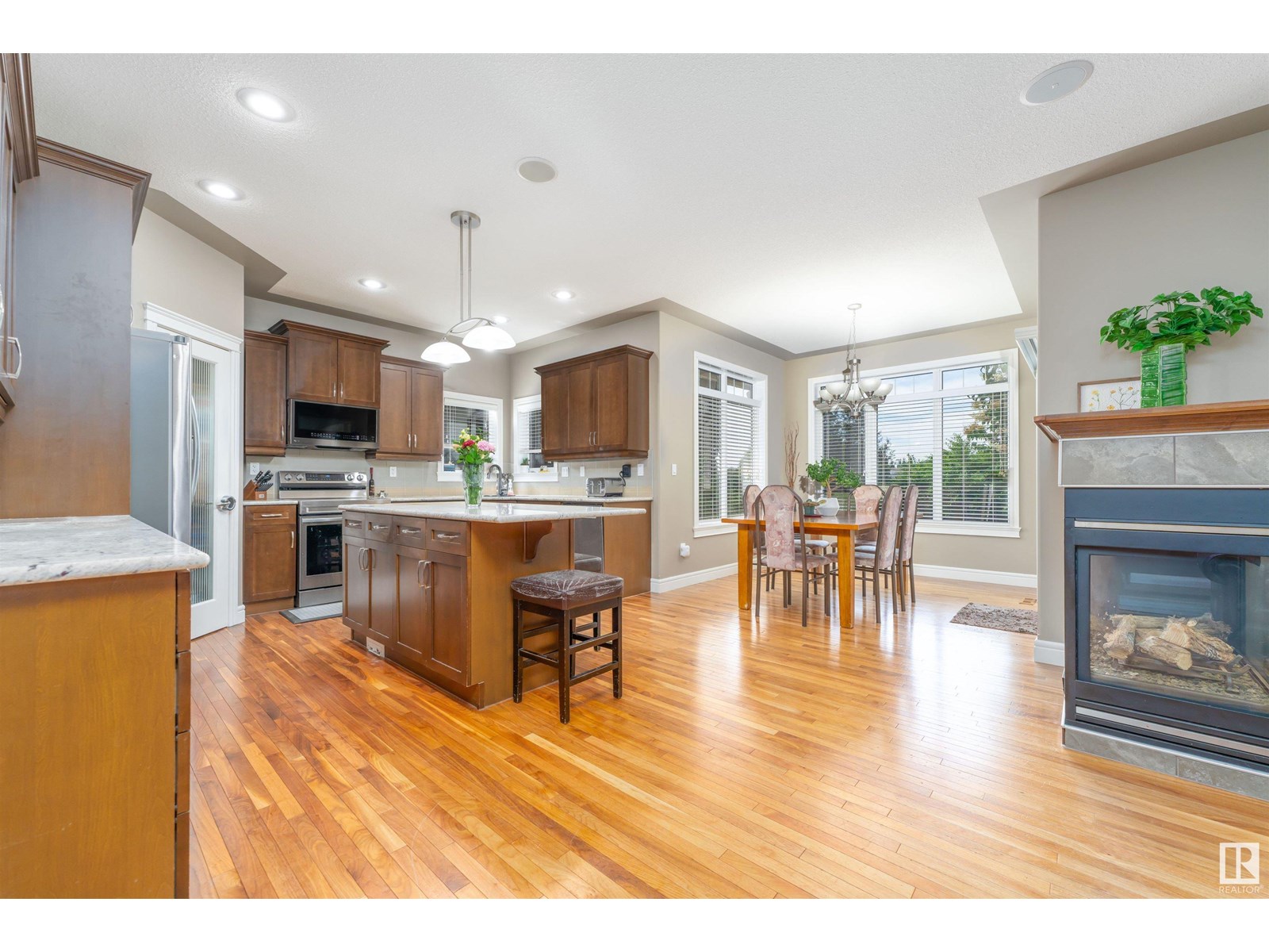 Photo 32 of 86 Oak Vista Dr, St Albert AB